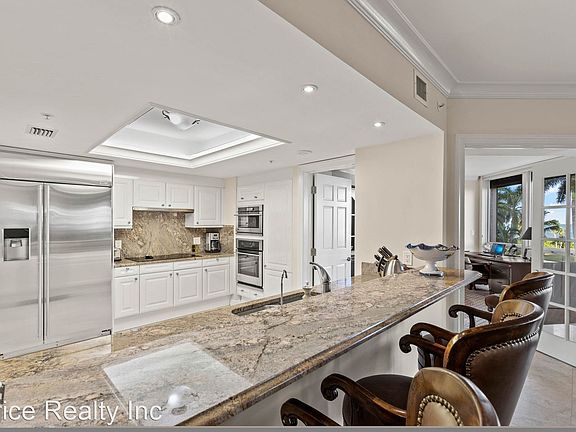5th image of 4021 Gulf Shore Blvd N #11605382