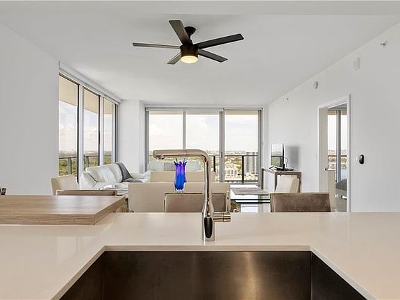 2nd image of 16385 Biscayne Blvd #2901