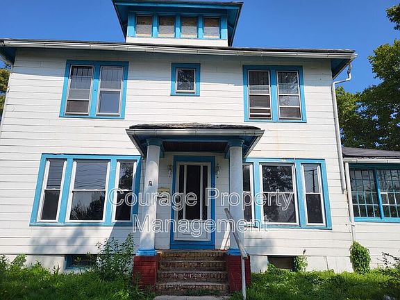2nd image of 559 E 2nd St