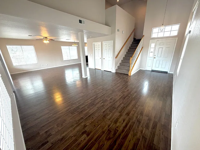 8346 Fame Ave — Photo 4