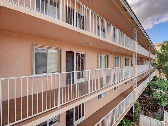 4th image of 5810 Crystal Shores Dr APT 305