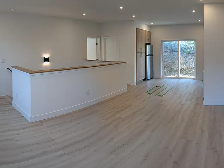 541 Eureka St — Photo 12