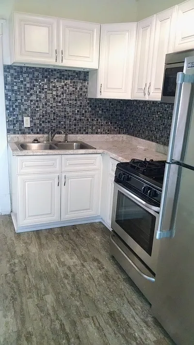 635 Adams St NE — Photo 3