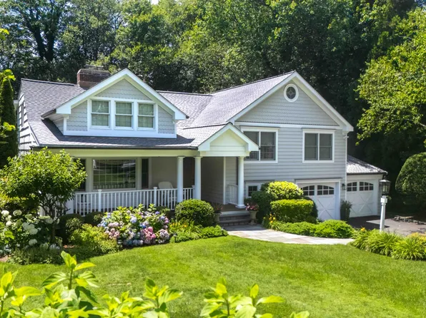 10 Verona Dr, Riverside, CT 06878