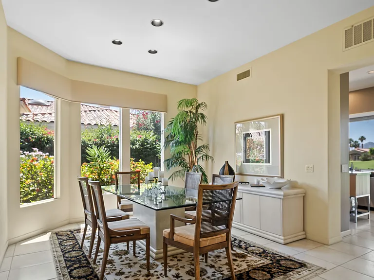 461 Desert Holly Dr — Photo 5