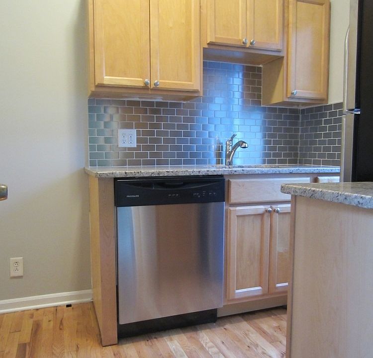 1st image of 1235 W Winona St APT 1E