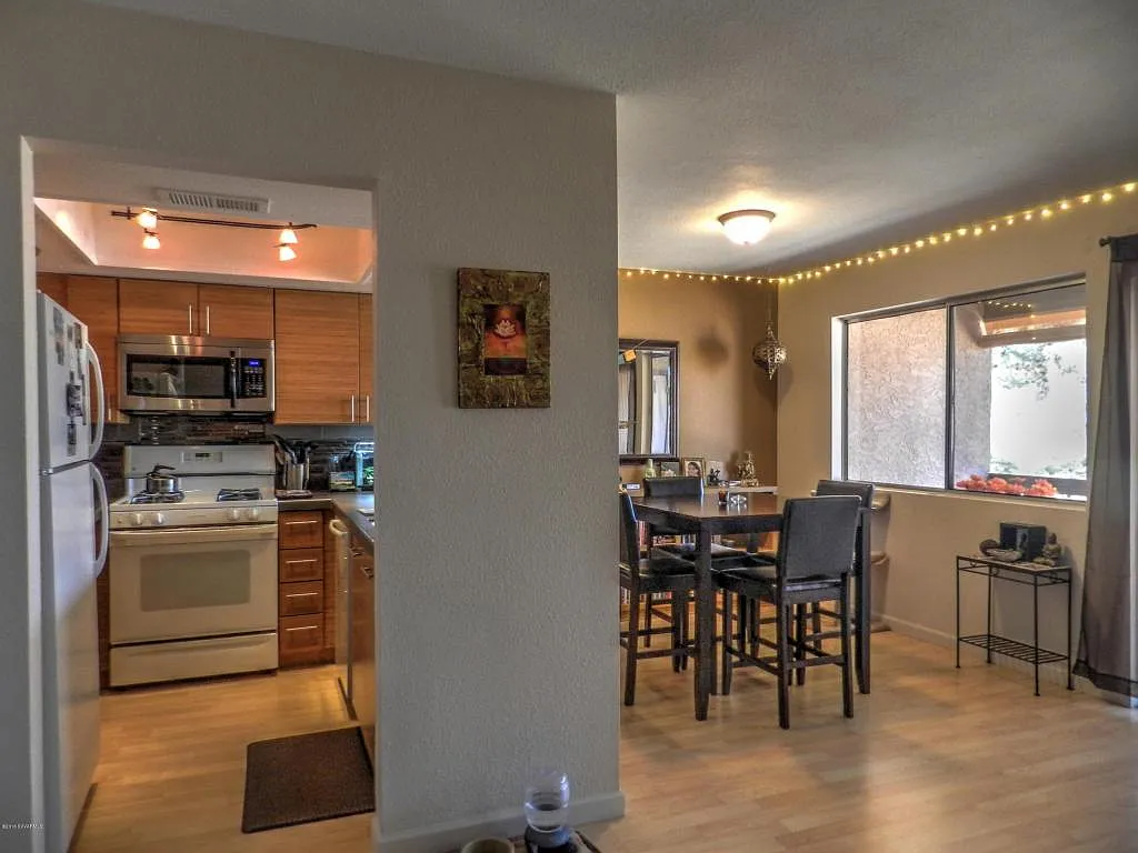 1 bed, 632 sqft, $1,750 — Photo 1
