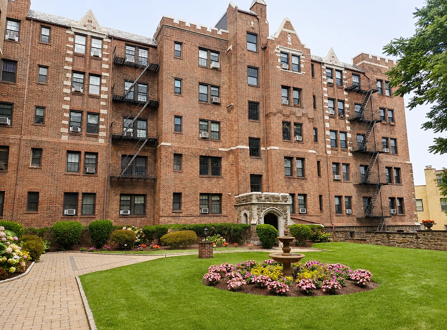 2 bed, 1250 sqft, $2,900 — Photo 1