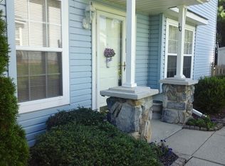 10 Park Side Dr, Sicklerville, NJ 08081