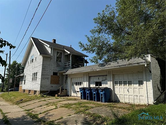 4th image of 2490 Broadway St