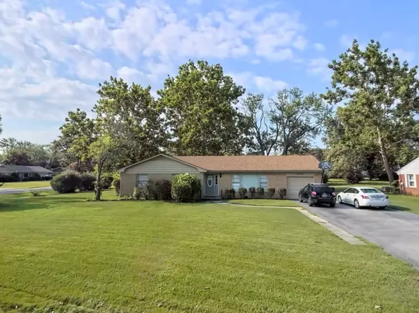 10901 62nd St, La Grange Highlands, IL 60525