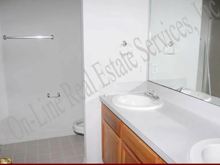 2329 Pronghorn Ln #B — Photo 9