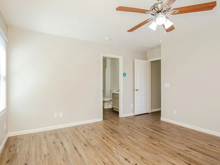 25029 W Illini St — Photo 8