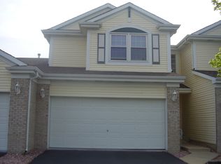 17221 Arrowhead Dr, Lockport, IL 60441