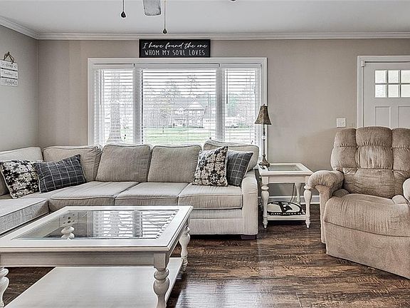 5th image of 2571 Stutts Rd