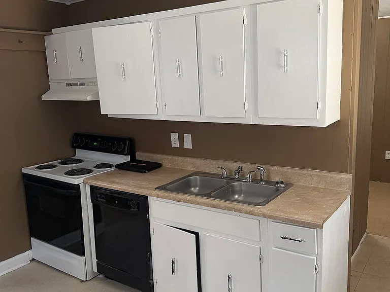 4886 Saratoga Ave — Photo 3