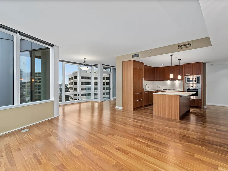 10700 NE 4th St #1112 — Photo 3