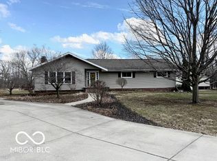 1301 N Maple St, Veedersburg, IN 47987