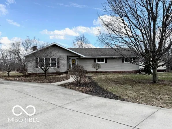 1301 N Maple St, Veedersburg, IN 47987