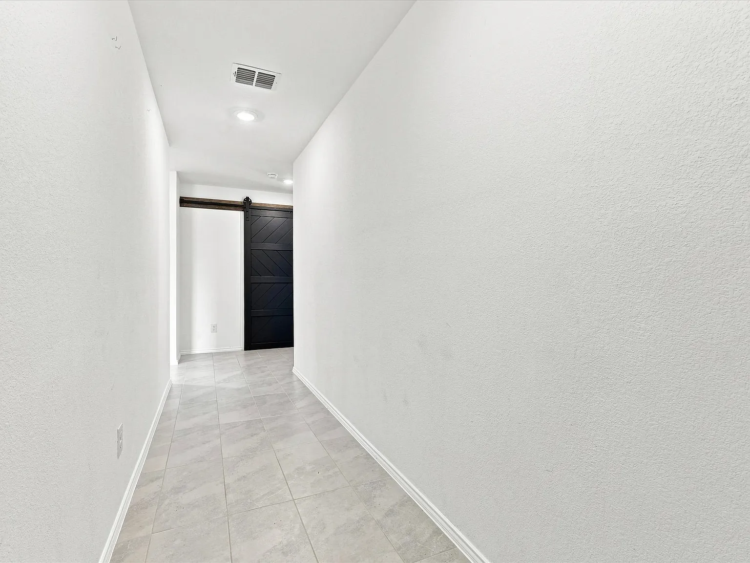 3 bed, 1474 sqft, $2,200 — Photo 4