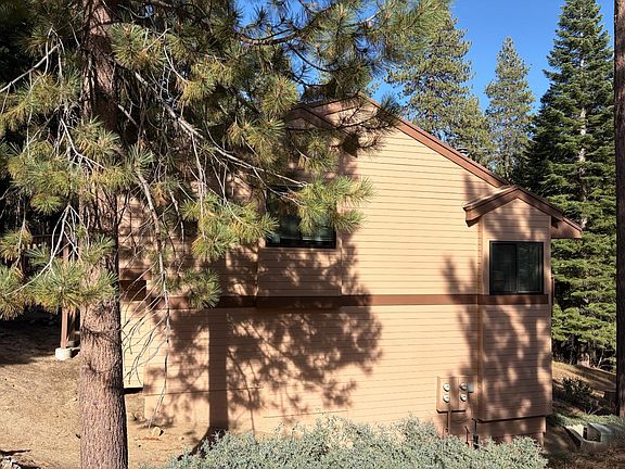 2nd image of 62792 Skiview Ln