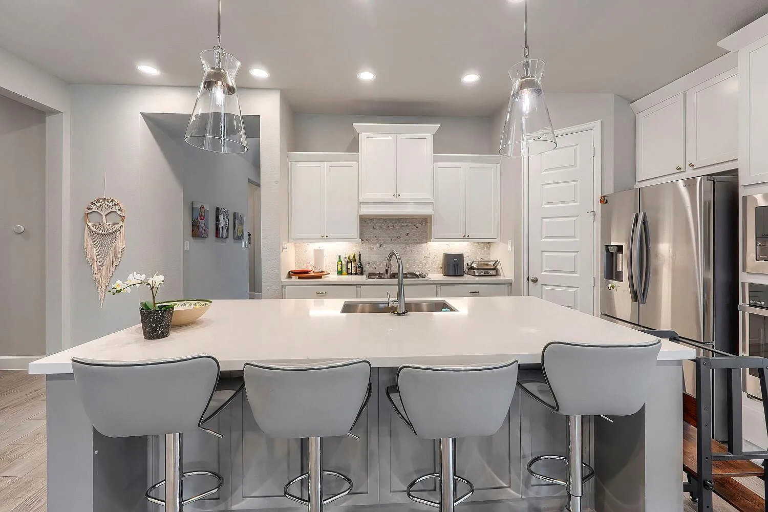 4 bed, 3.0 bath, 2504 sqft, $3,000 — Photo 4