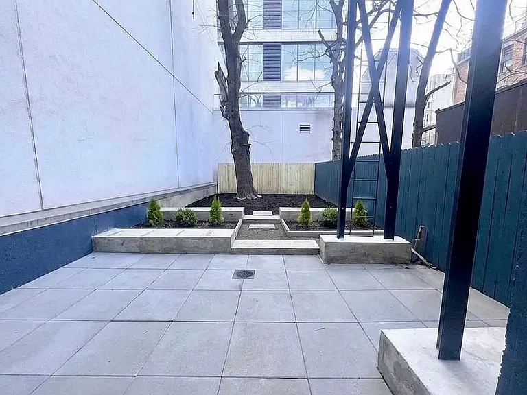 279 S 5th St #1F — Photo 3