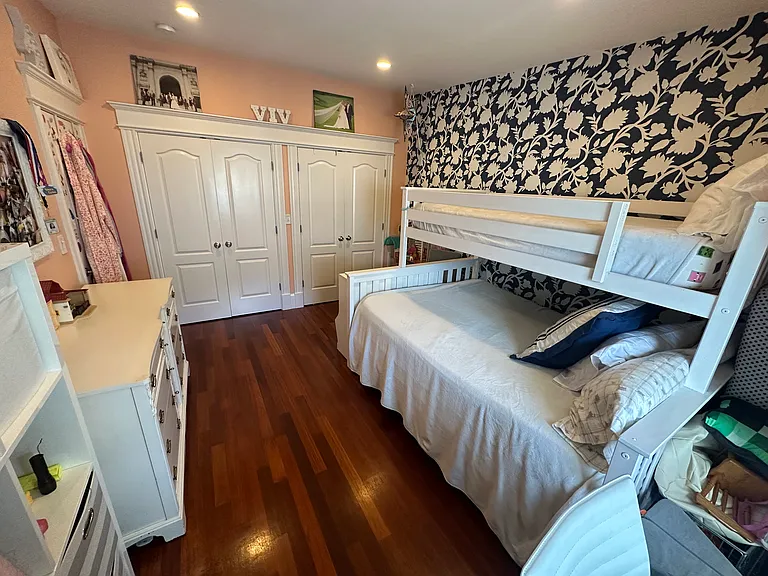 415 E 8th St #2 — Photo 7