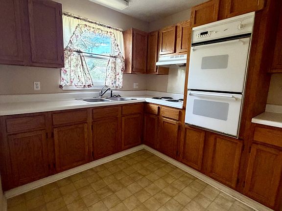 5th image of 1602 Meridian St