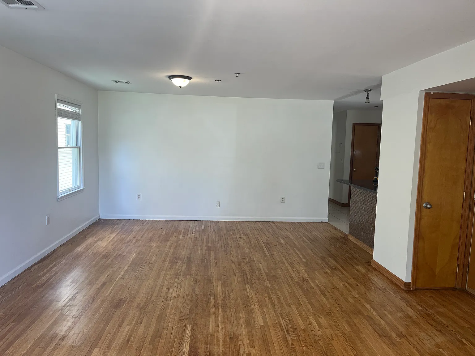 3 bed, 1500 sqft, $2,750 — Photo 4