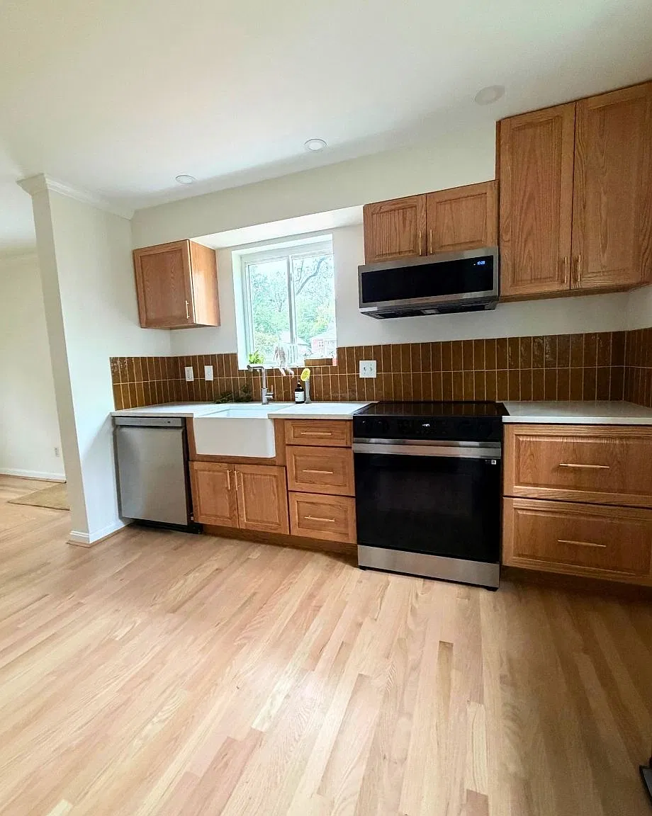 3 bed, 1.5 bath, 1400 sqft, $2,000 — Photo 3