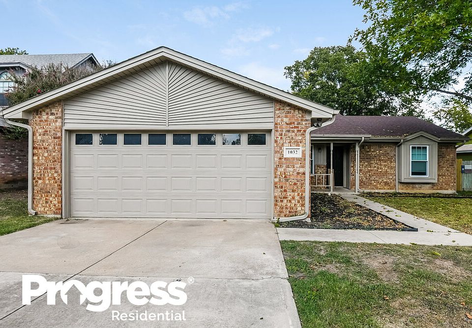 1st image of 1032 W Hills Ter