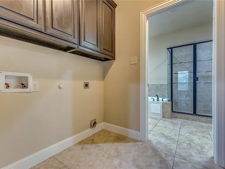 1428 Lauren Creek Ln — Photo 9