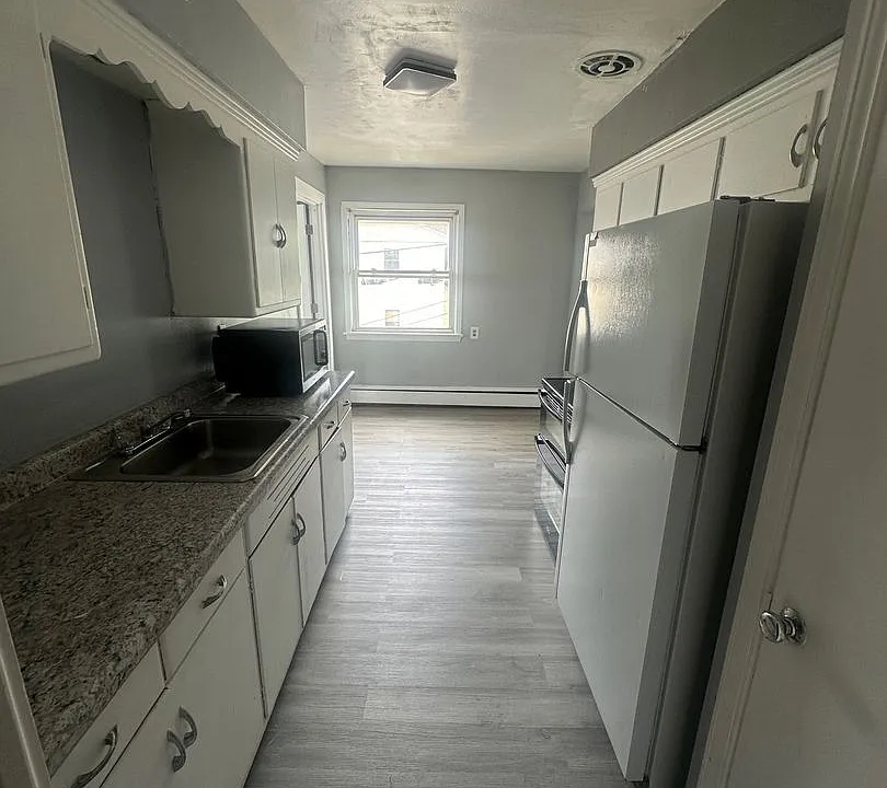 7105 W Capitol Dr