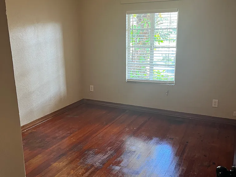 310 W Oak Dr — Photo 6