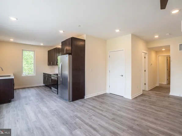 1300 S 24th St APT D2, Philadelphia, PA 19146