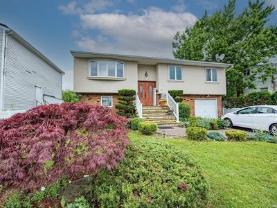 62 Venetian Prom, Lindenhurst, NY, 11757