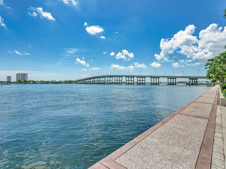 2650 Lake Shore Dr #2303 — Photo 31