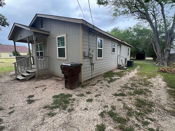 4th image of 1310 Torres St