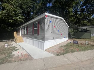 212 Anker Ln #13, Metamora, IL