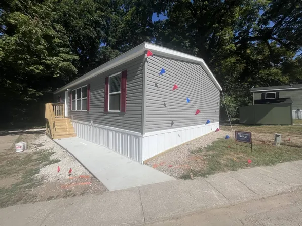 212 Anker Ln #13, Metamora, IL 61548