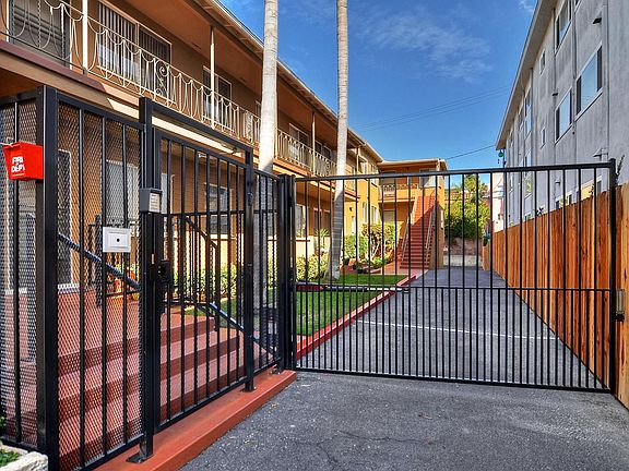 3rd image of 3645 E Ocean Blvd