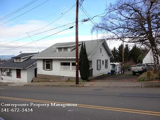 2nd image of 1416 SE Douglas Ave