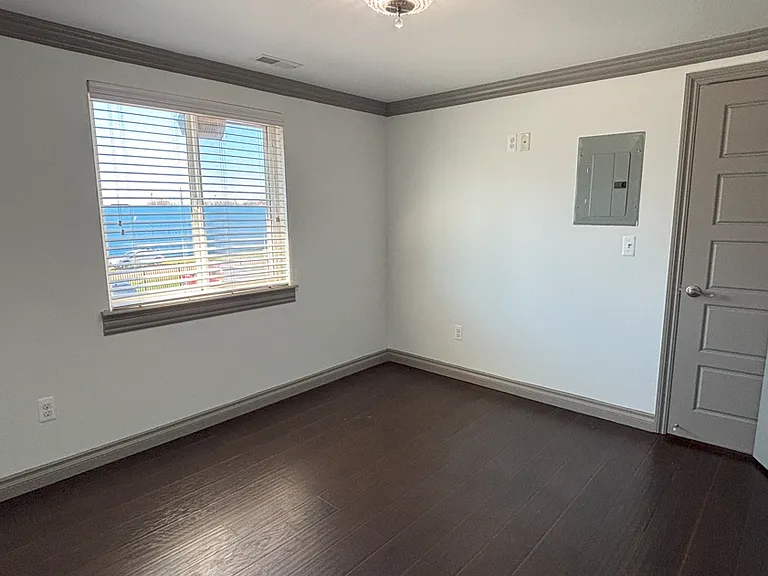 35 South Luxury Living Apartments — Photo 22