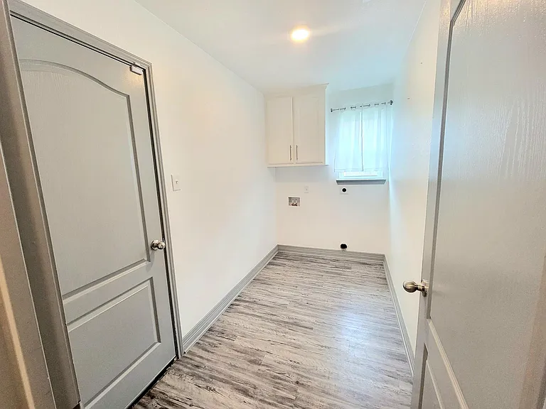 807 Holliday Dr — Photo 12