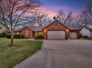 713 Normandy Rd, Newton, KS 67114