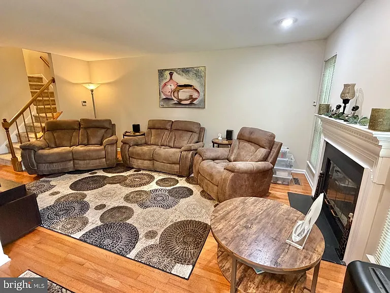335 Danbury Ct #335 — Photo 15
