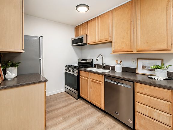 3rd image of 13754 Mango Dr Unit 111