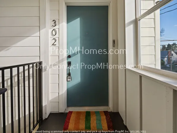 1801 N Rosa Parks Way #302, Portland, OR 97217