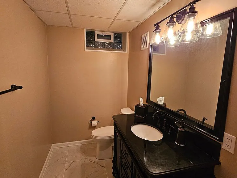 5648 Beacon Hill Dr — Photo 16